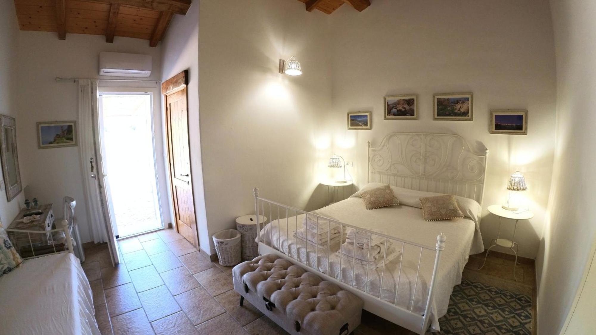 Monti Russu Natural Guest House Aglientu Bagian luar foto